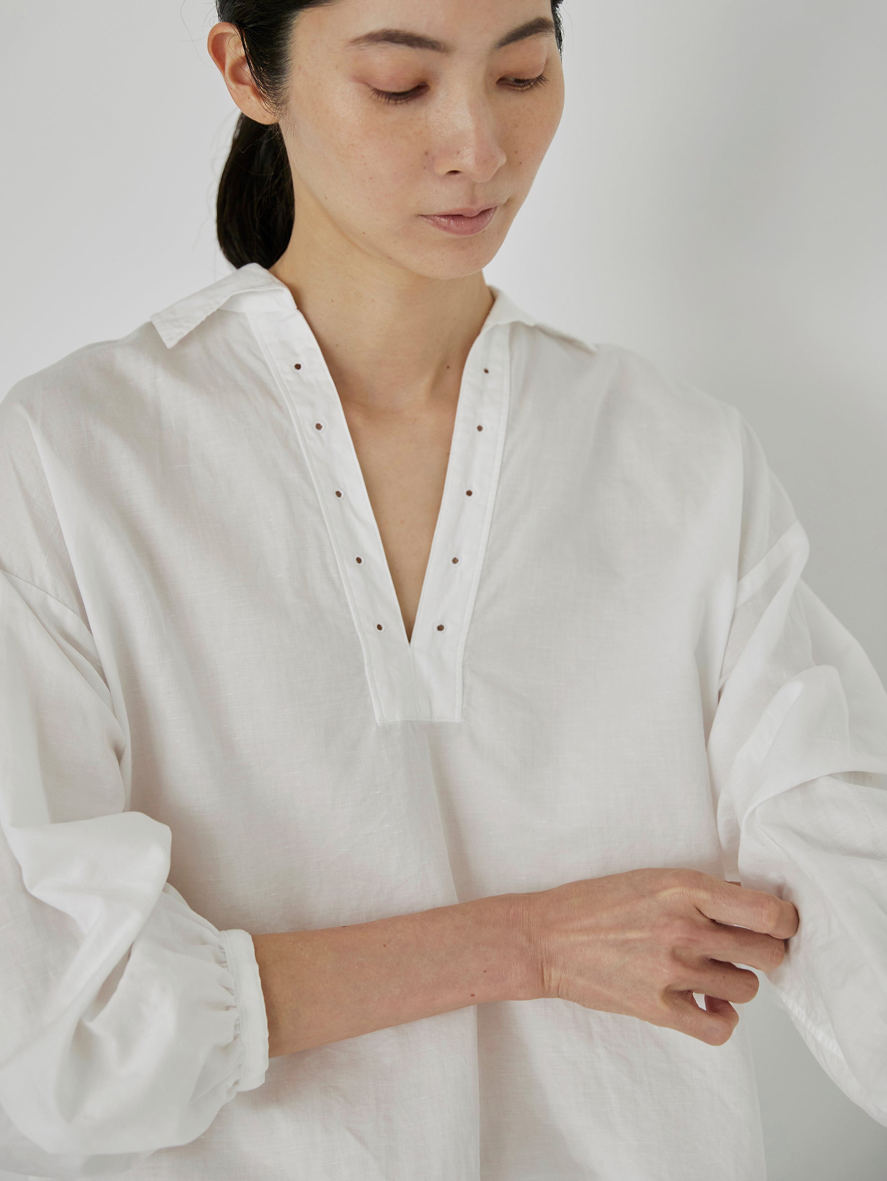 コットンリネンレースアップシャツ/TBDS-022