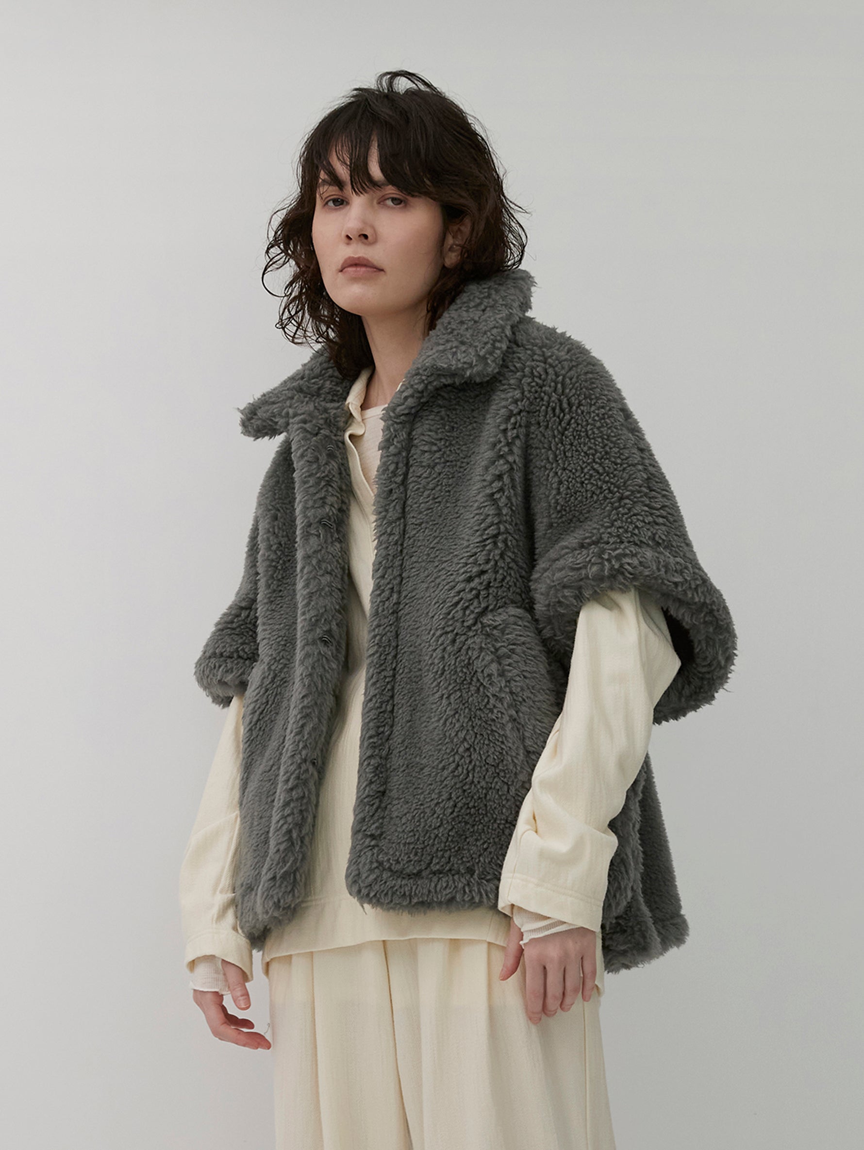 WOOLファーポンチョ/TBDA-033