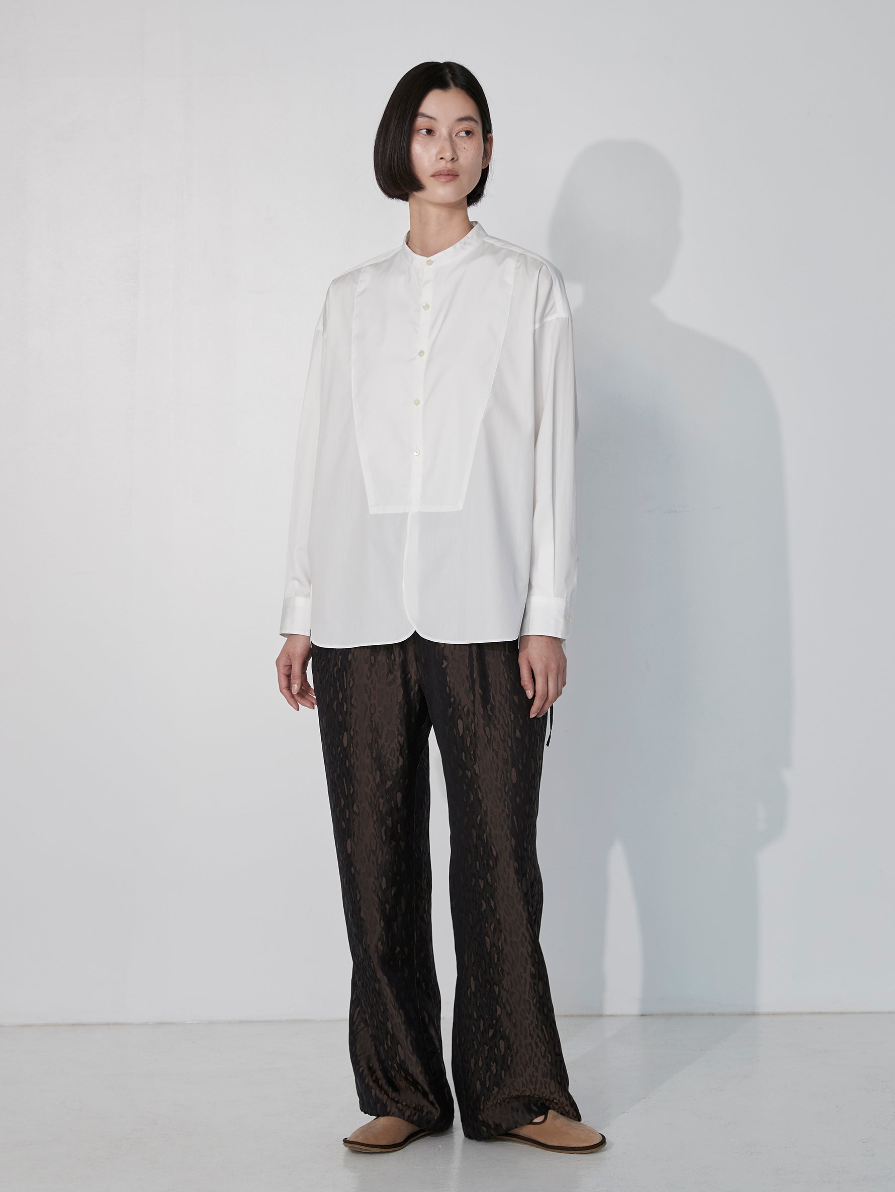 ノーカラービブヨークシャツ/TBEA-102