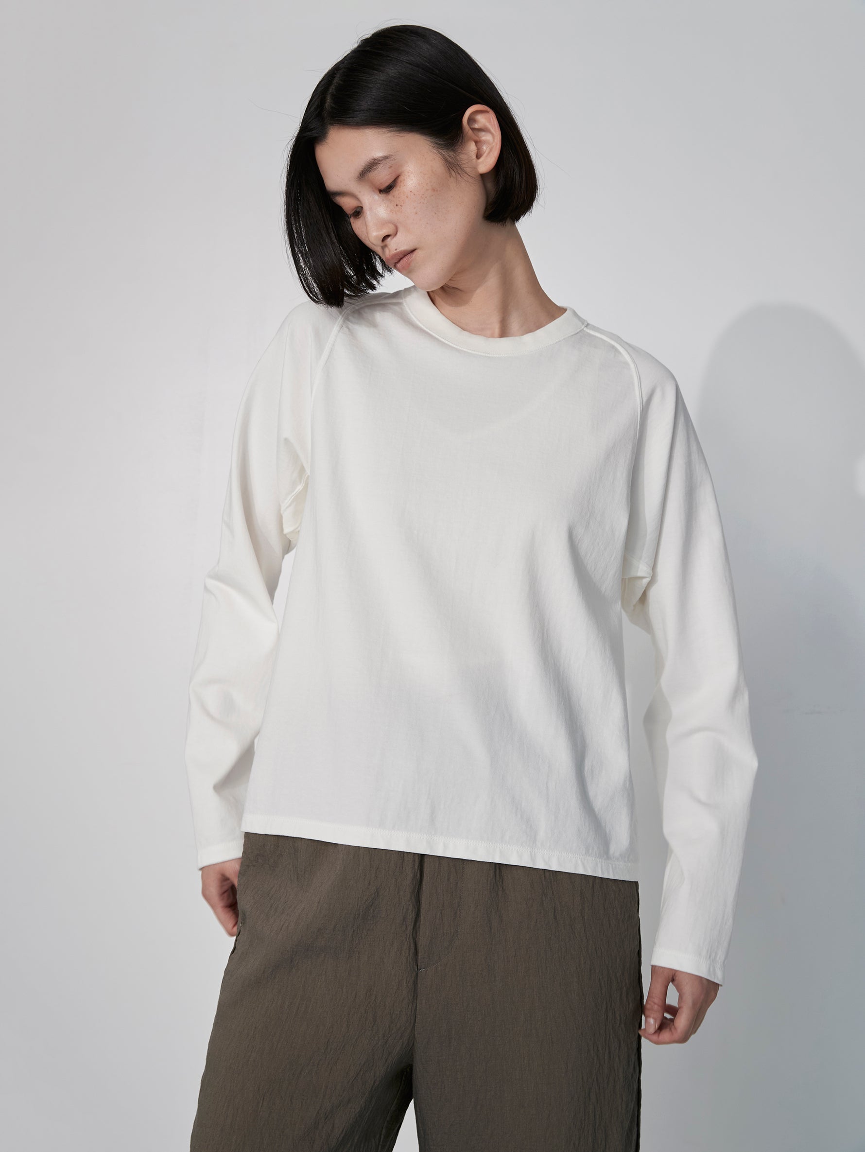 エンブロイダリーロングTシャツ/TBEA-283