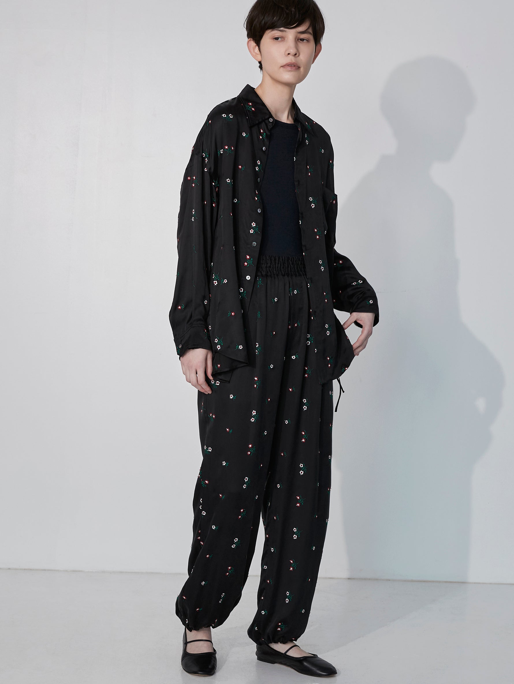 フラワーエンブロイダリーシャツ/TBEA-143