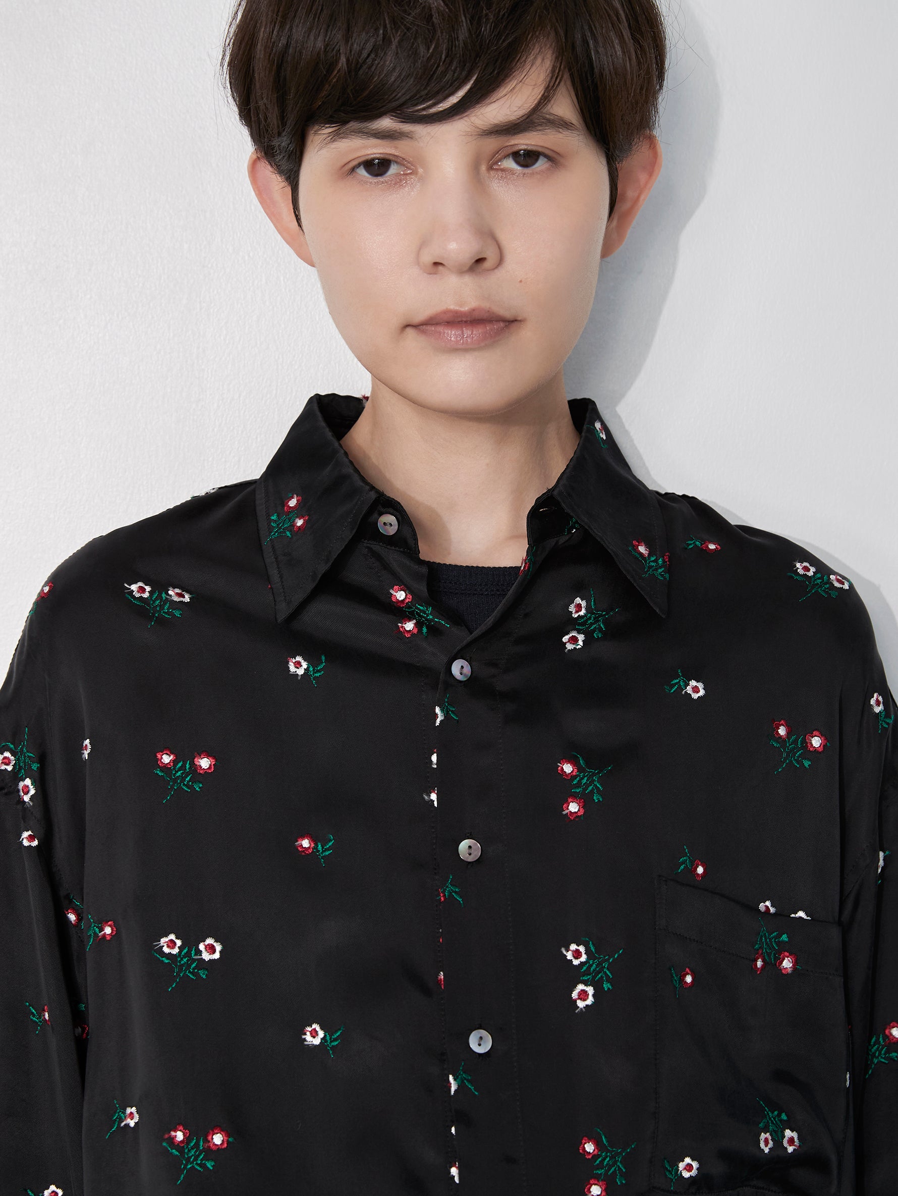 フラワーエンブロイダリーシャツ/TBEA-143