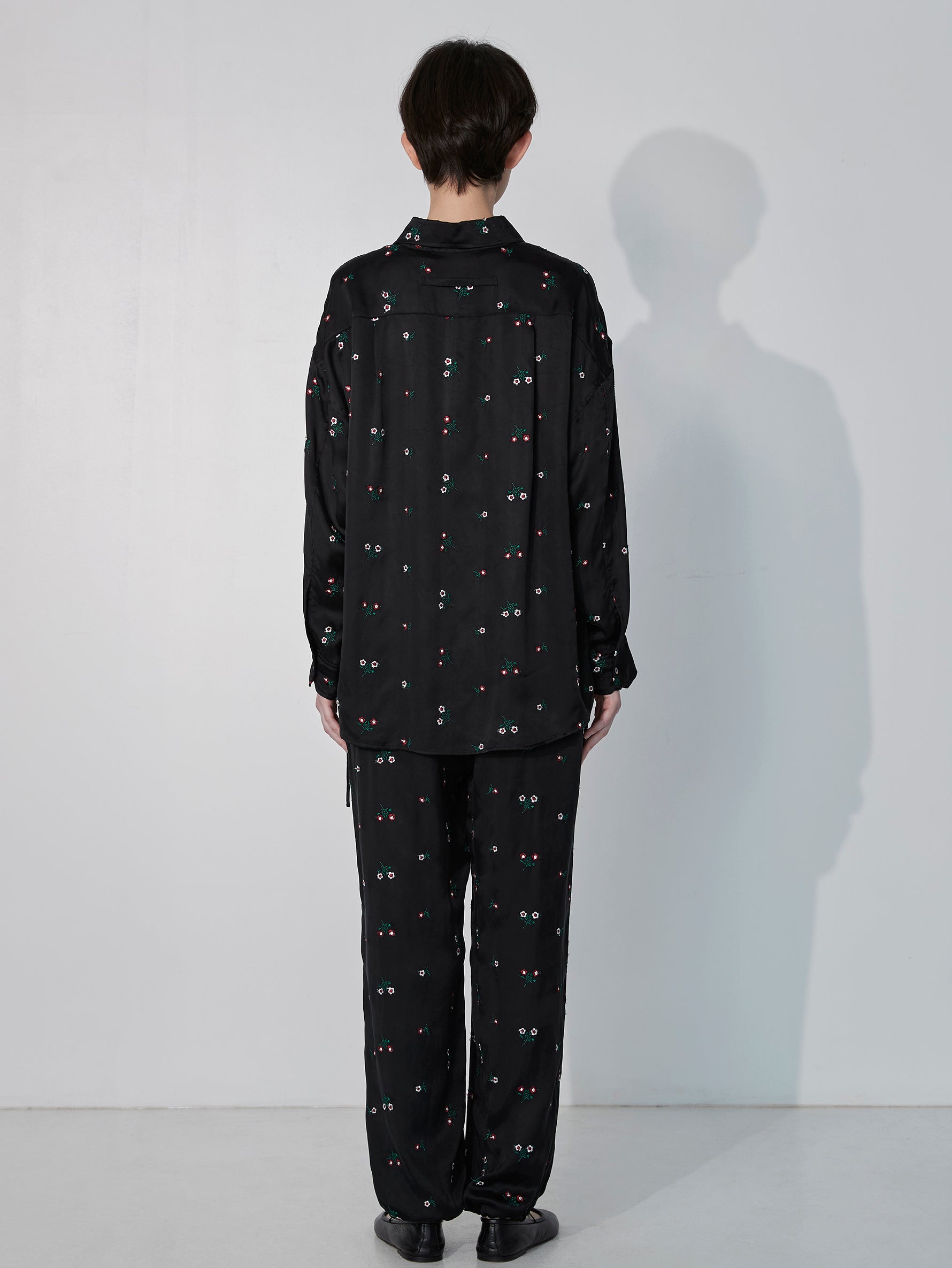 フラワーエンブロイダリーシャツ/TBEA-143