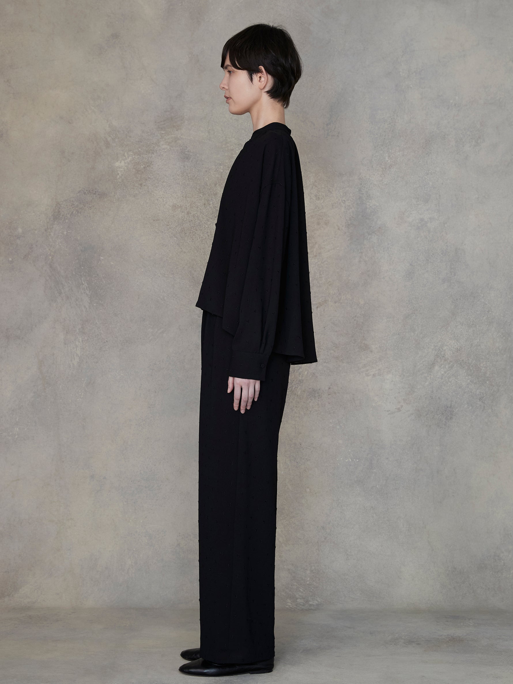 ドットエンブロイダリーブラウス/TBEA-181