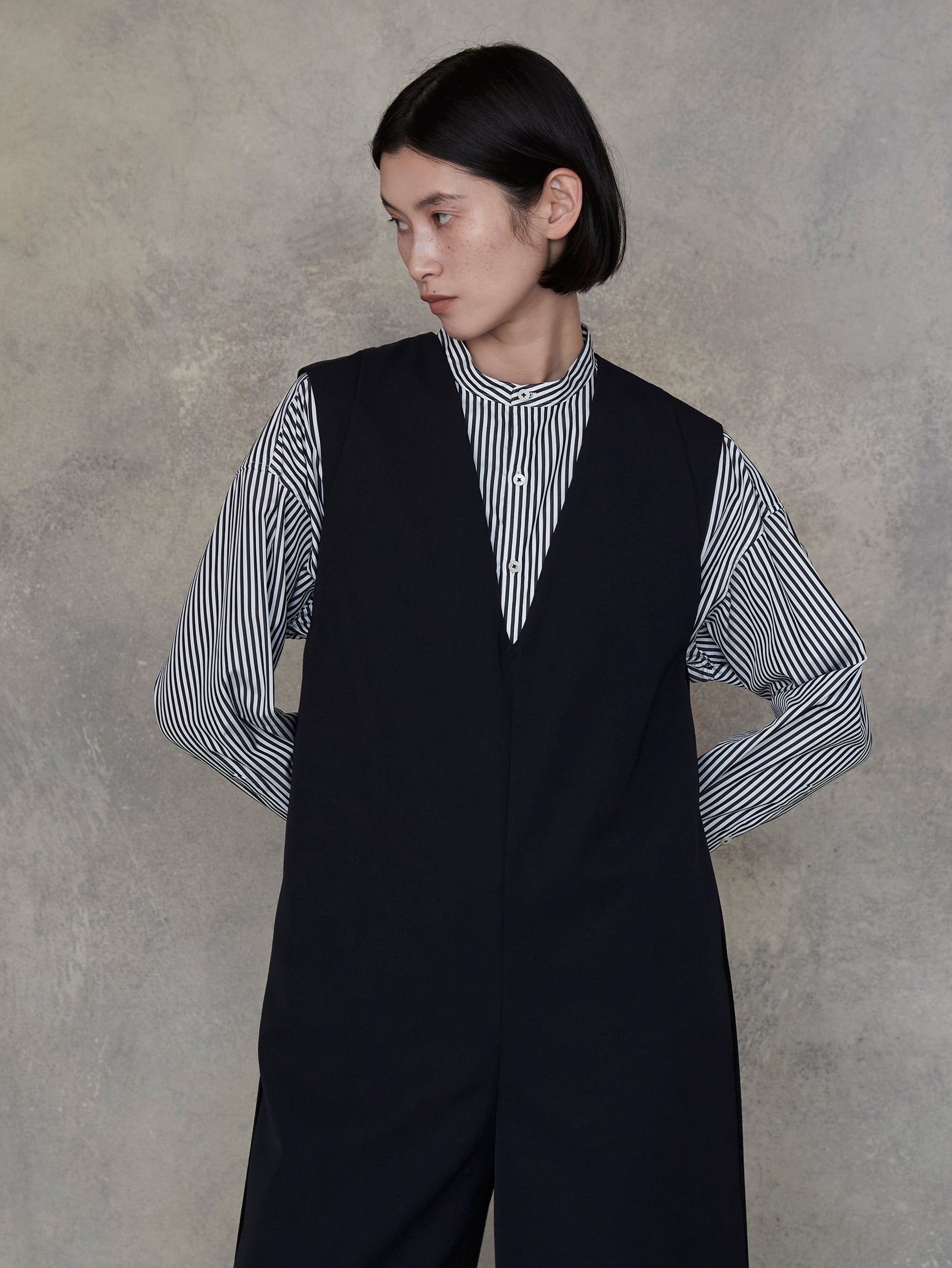 ノーカラービブヨークシャツ/TBEA-102