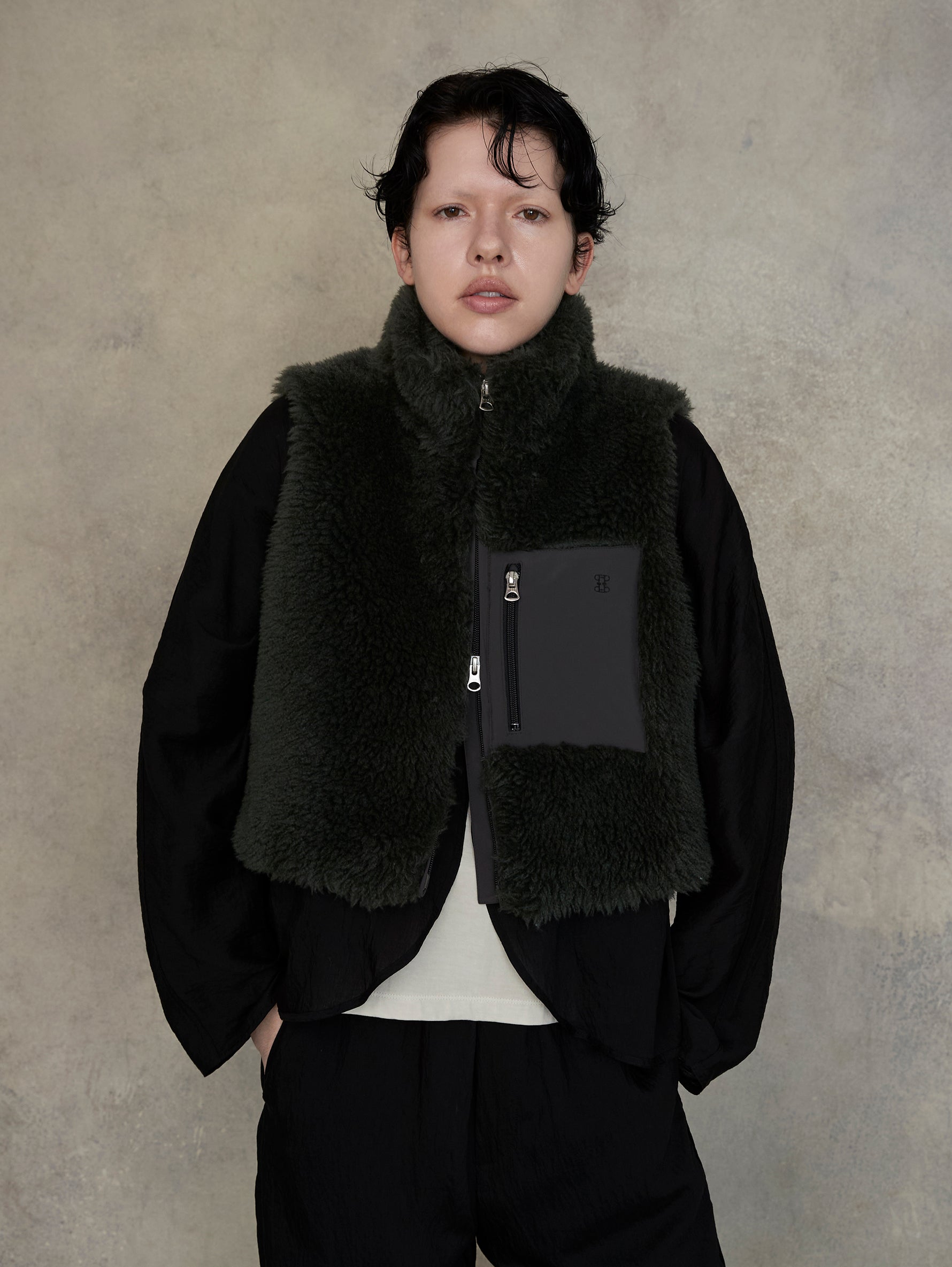 ウールファーベスト/TBEA-081