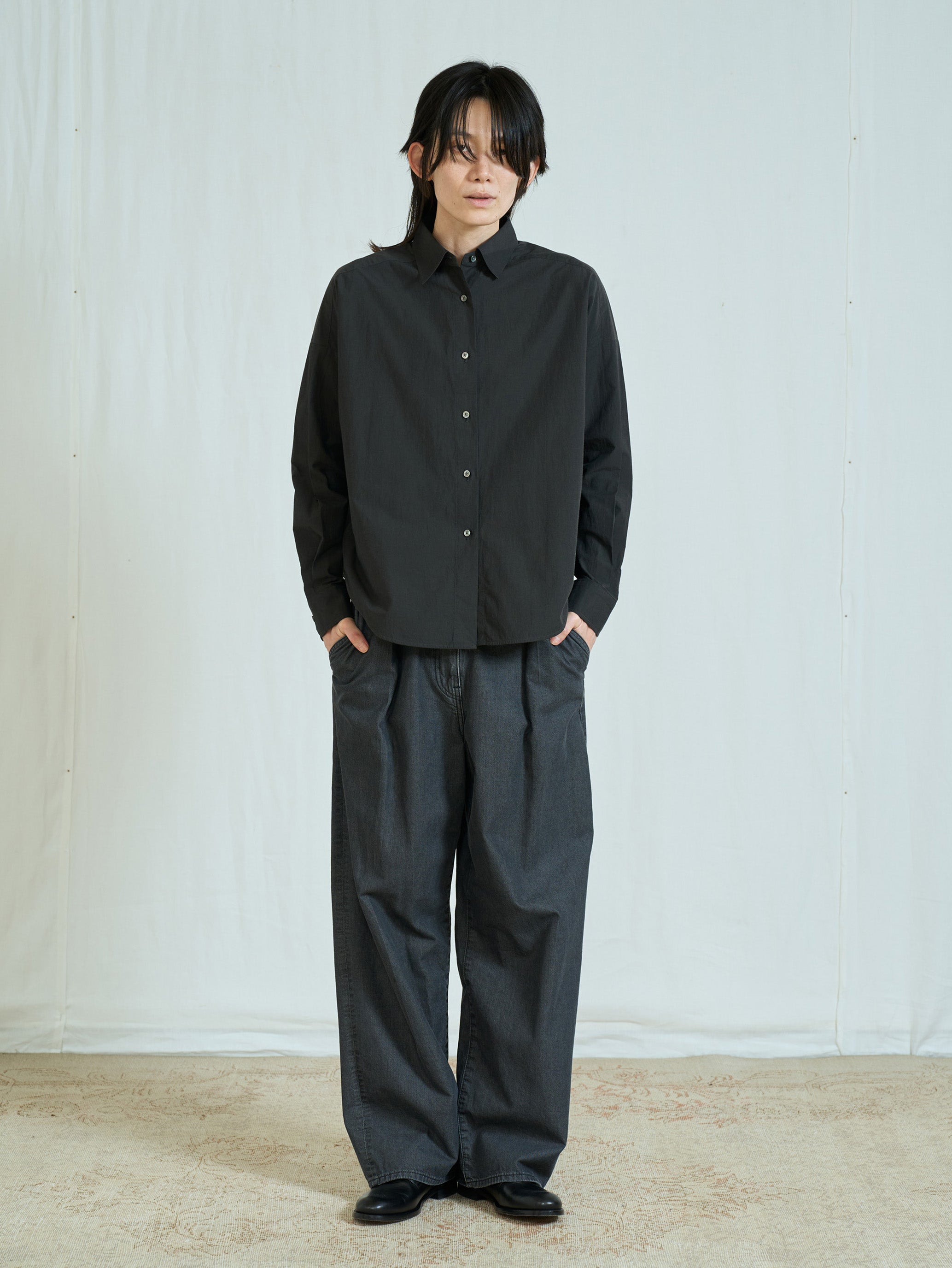 【予約商品】ライトデニムタックワイドパンツ TBFS-051