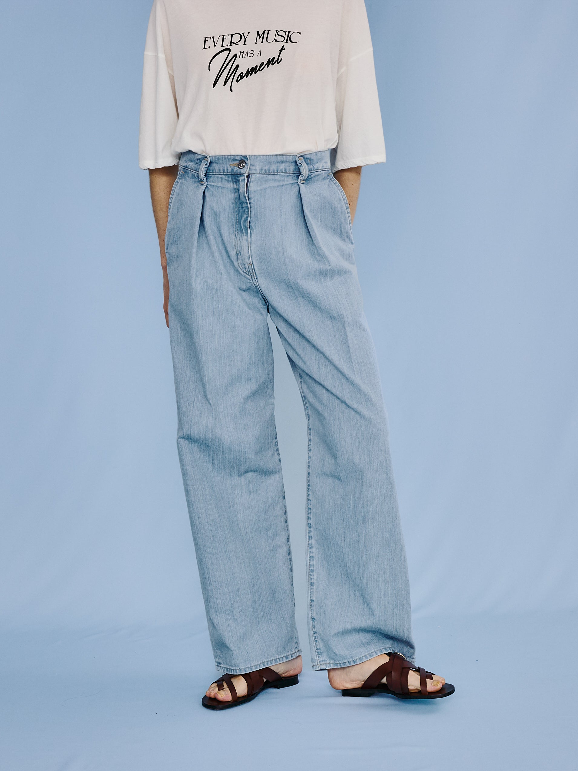 ライトデニムタックワイドパンツ TBFS-051