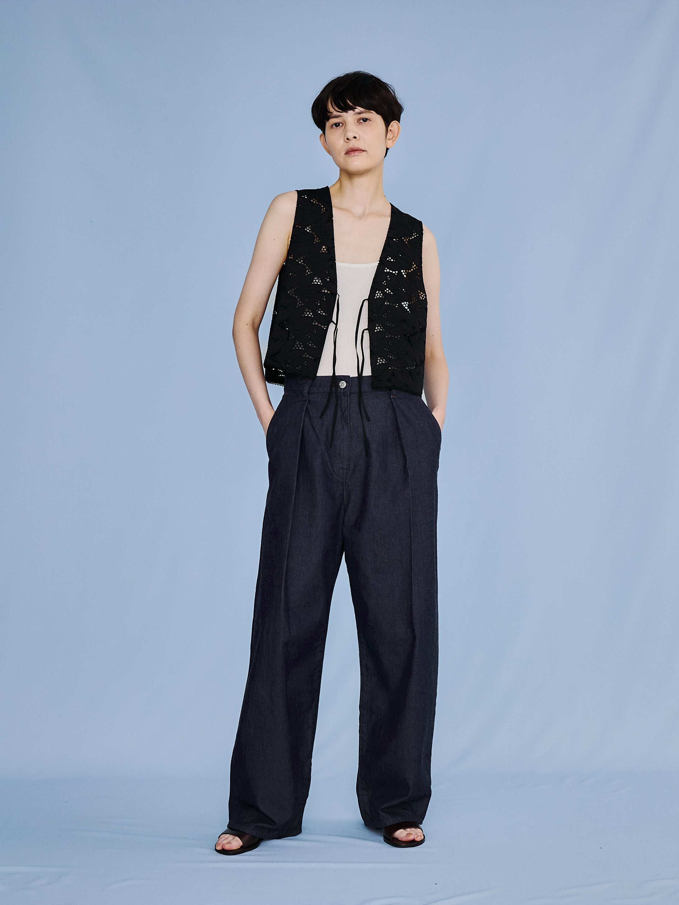 ライトデニムタックワイドパンツ TBFS-051