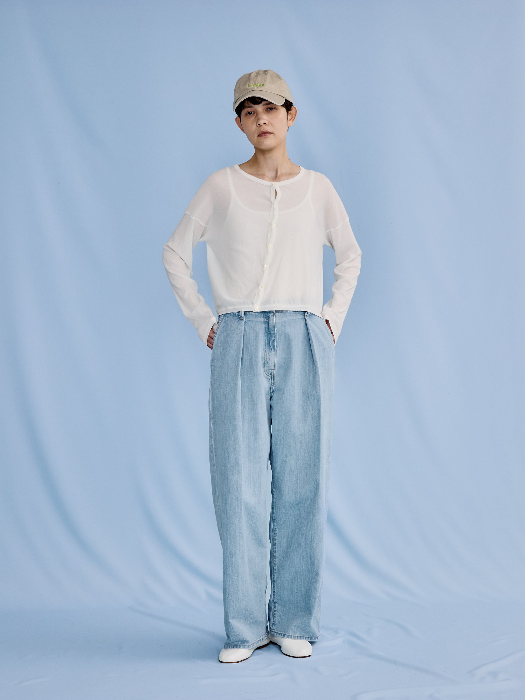 ライトデニムタックワイドパンツ TBFS-051