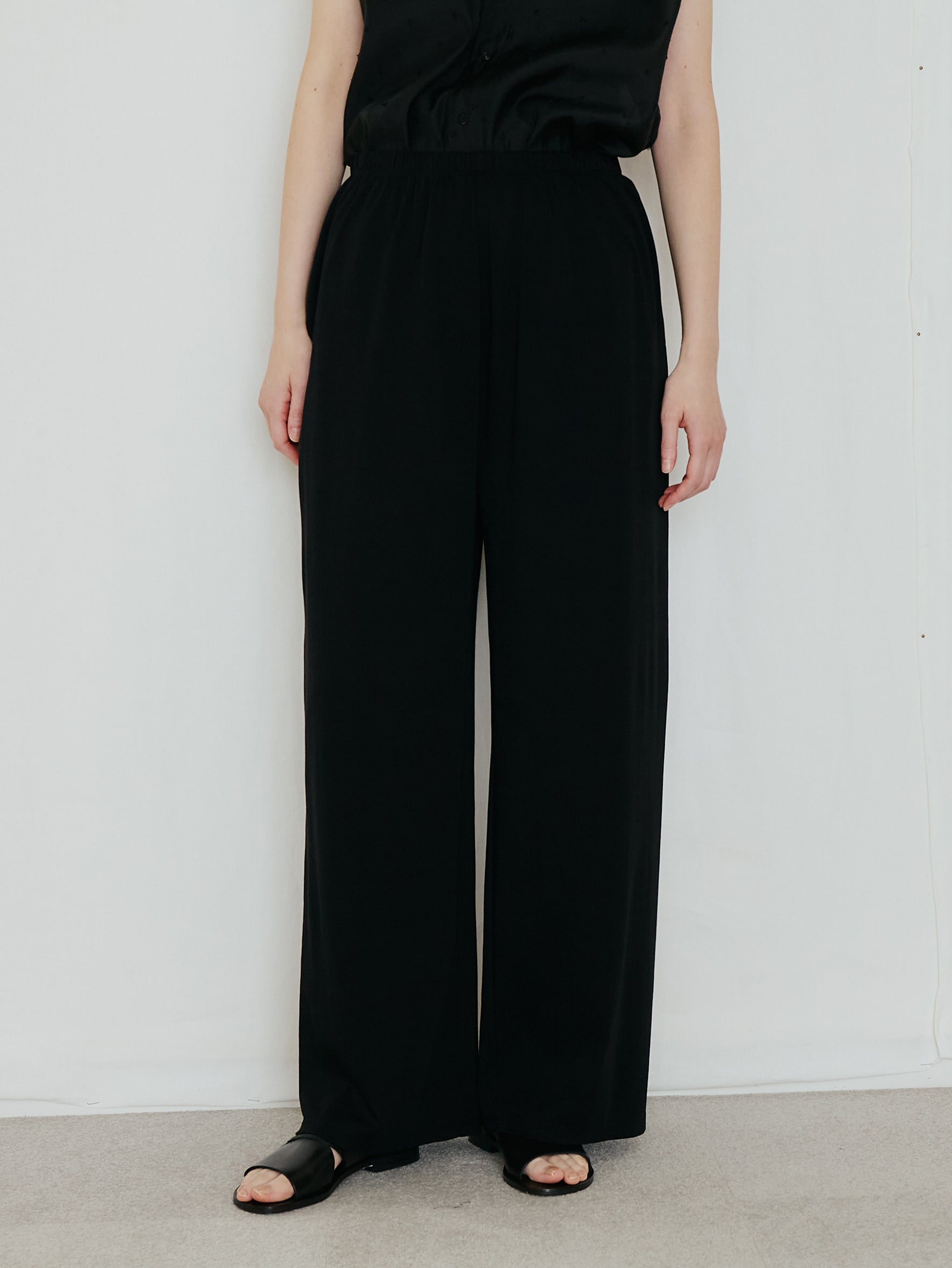 【予約商品】ギャザーワイドパンツ TBFS-472