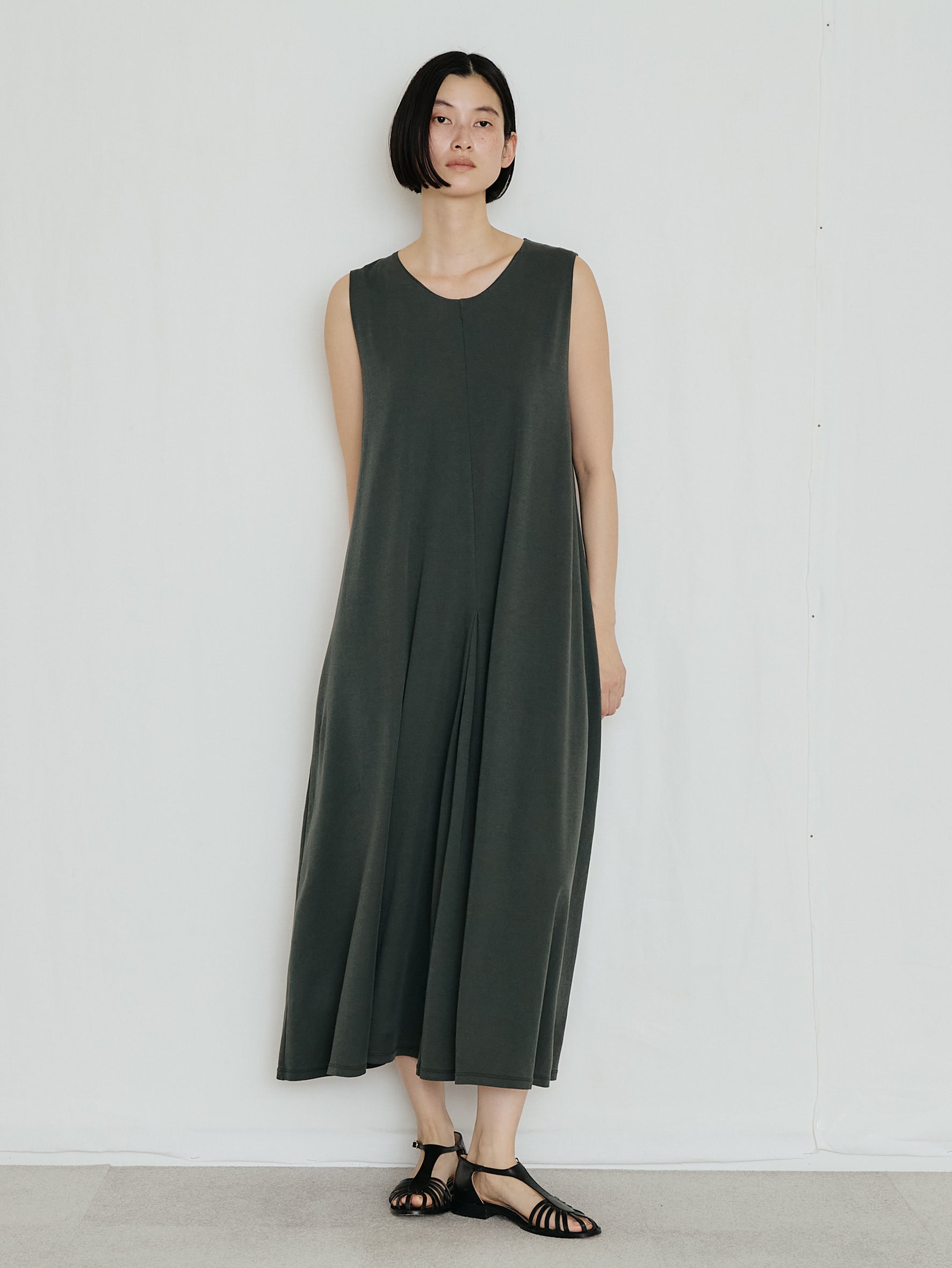 【予約商品】ノースリーブドレス TBFS-473