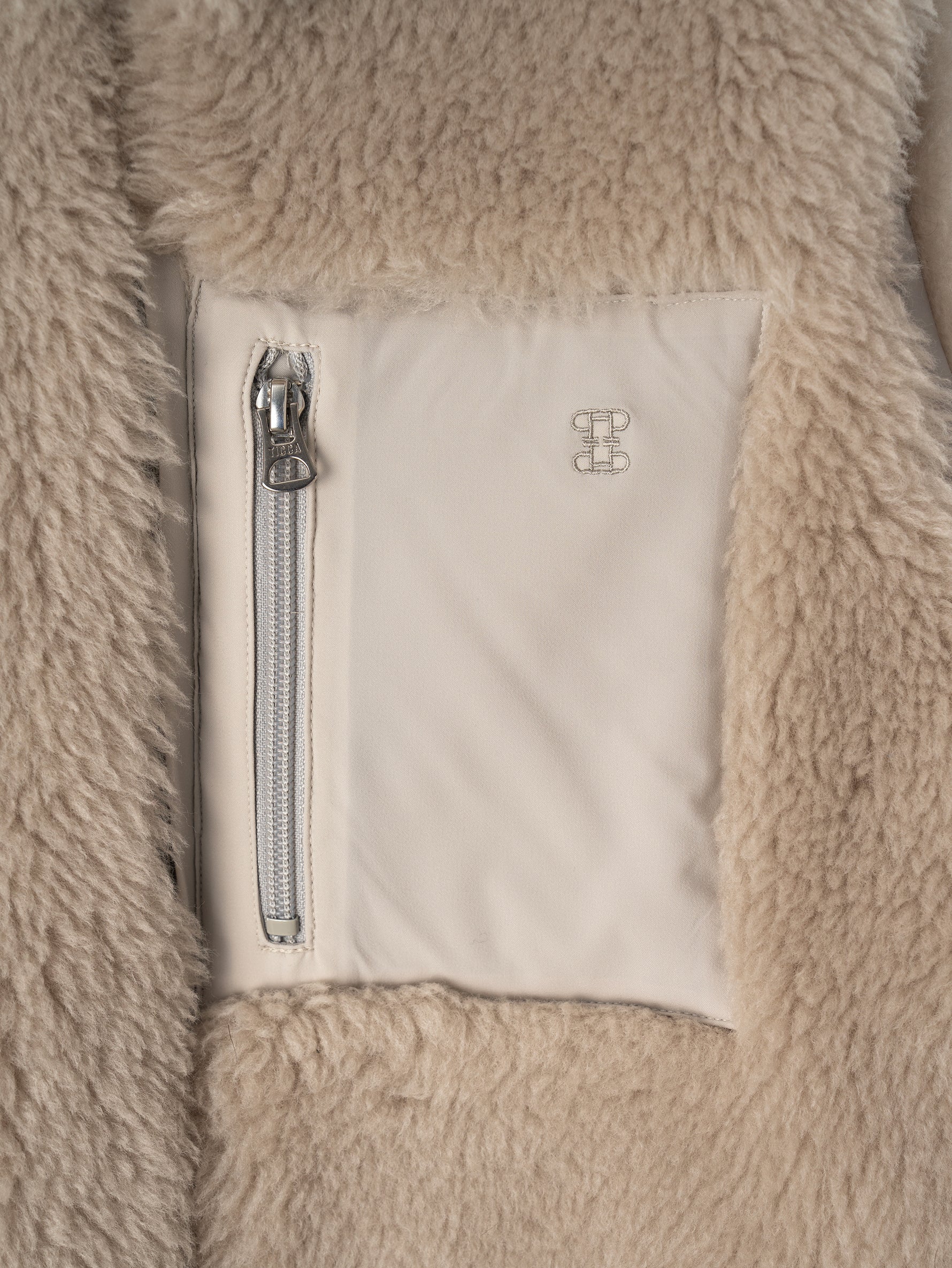 ウールファーベスト/TBEA-081