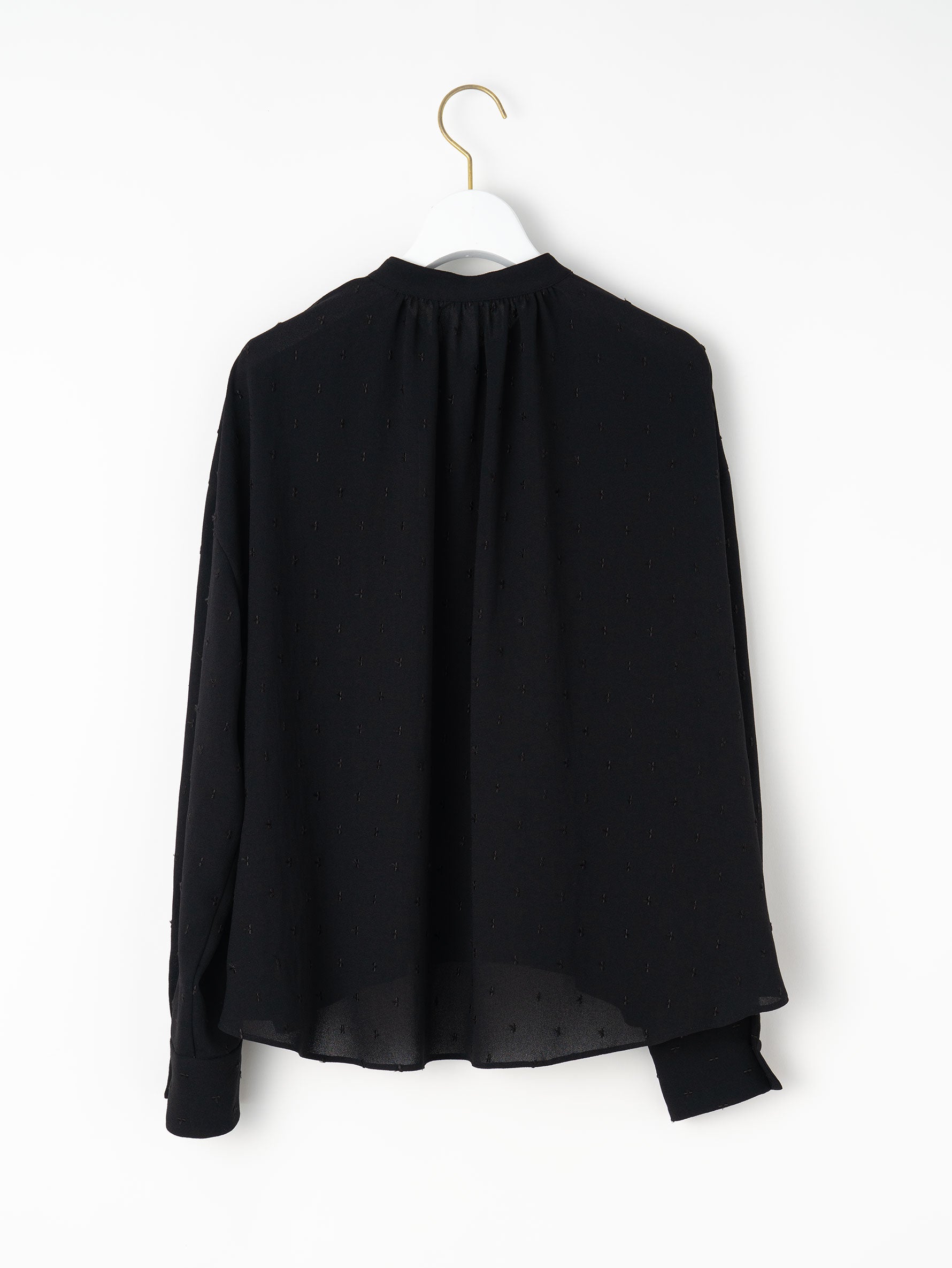 ドットエンブロイダリーブラウス/TBEA-181