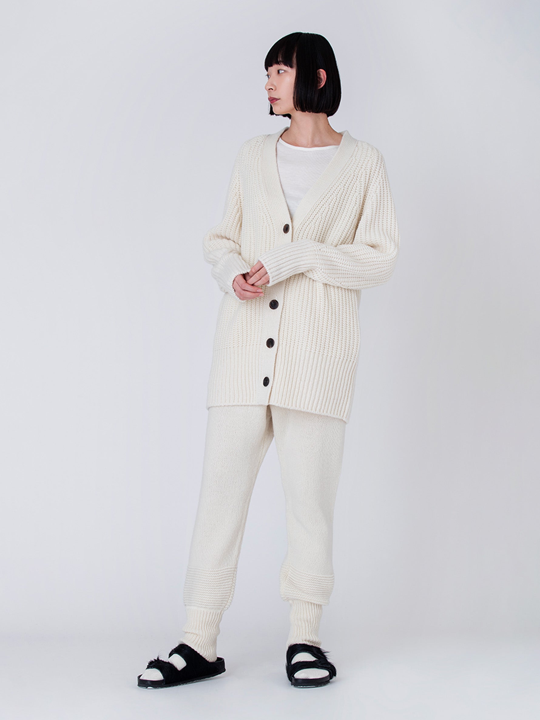 Vネックカーディガン/TBBA-263