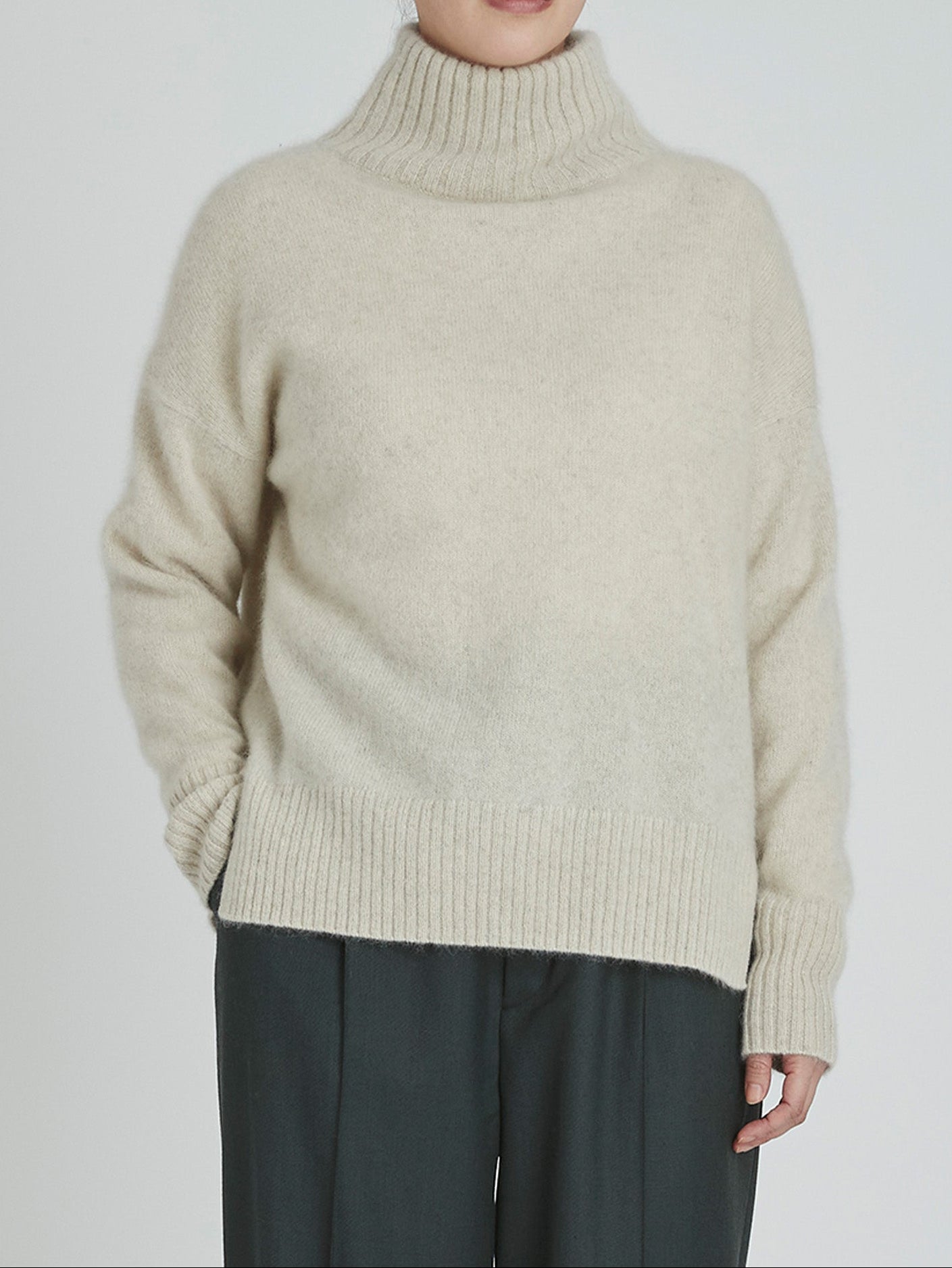 ヤクタートルネックプルオーバー/TBCA-402