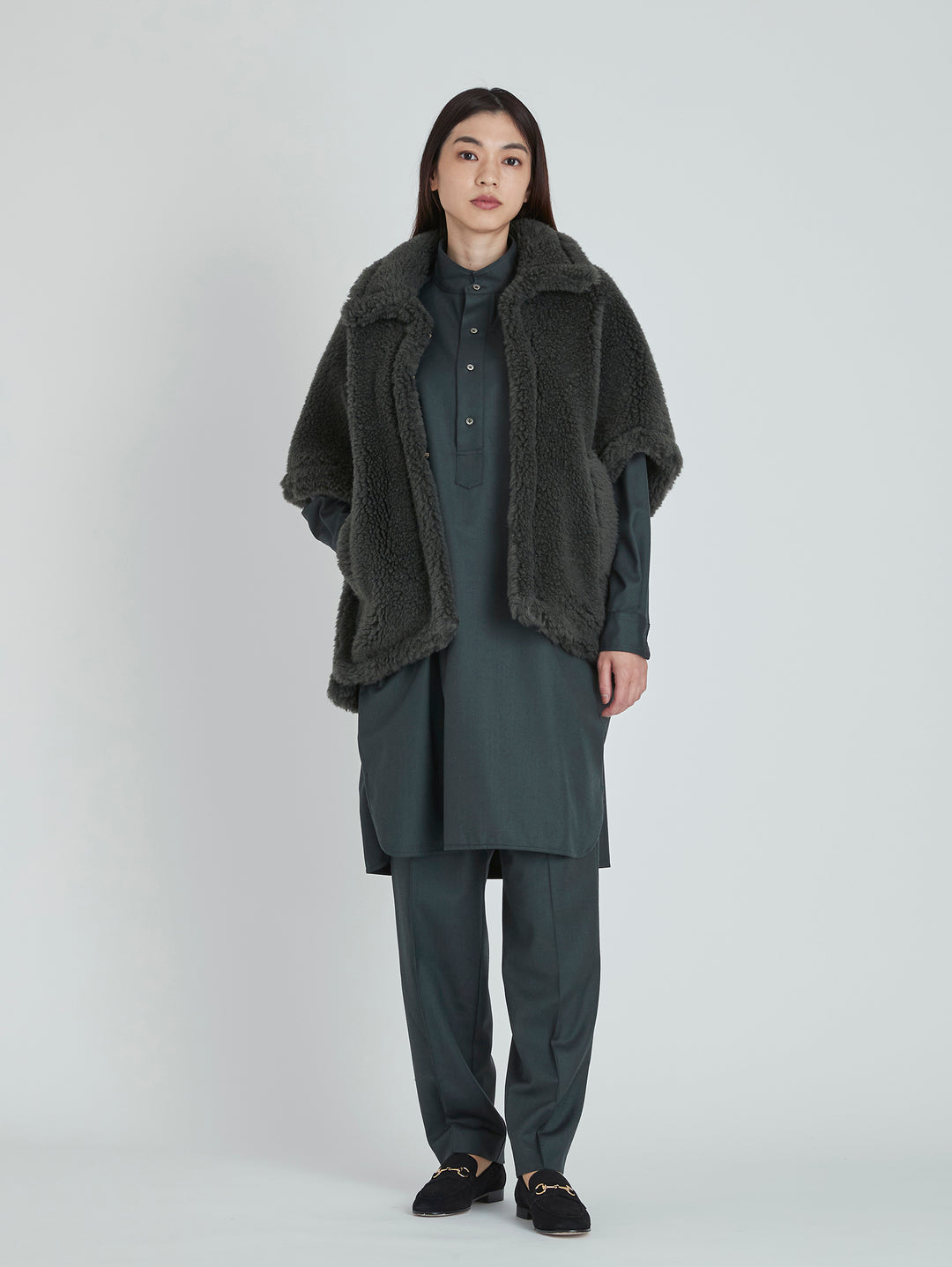 ☆新品☆カットワーク・ウール・ラクーンファー・ポンチョコート