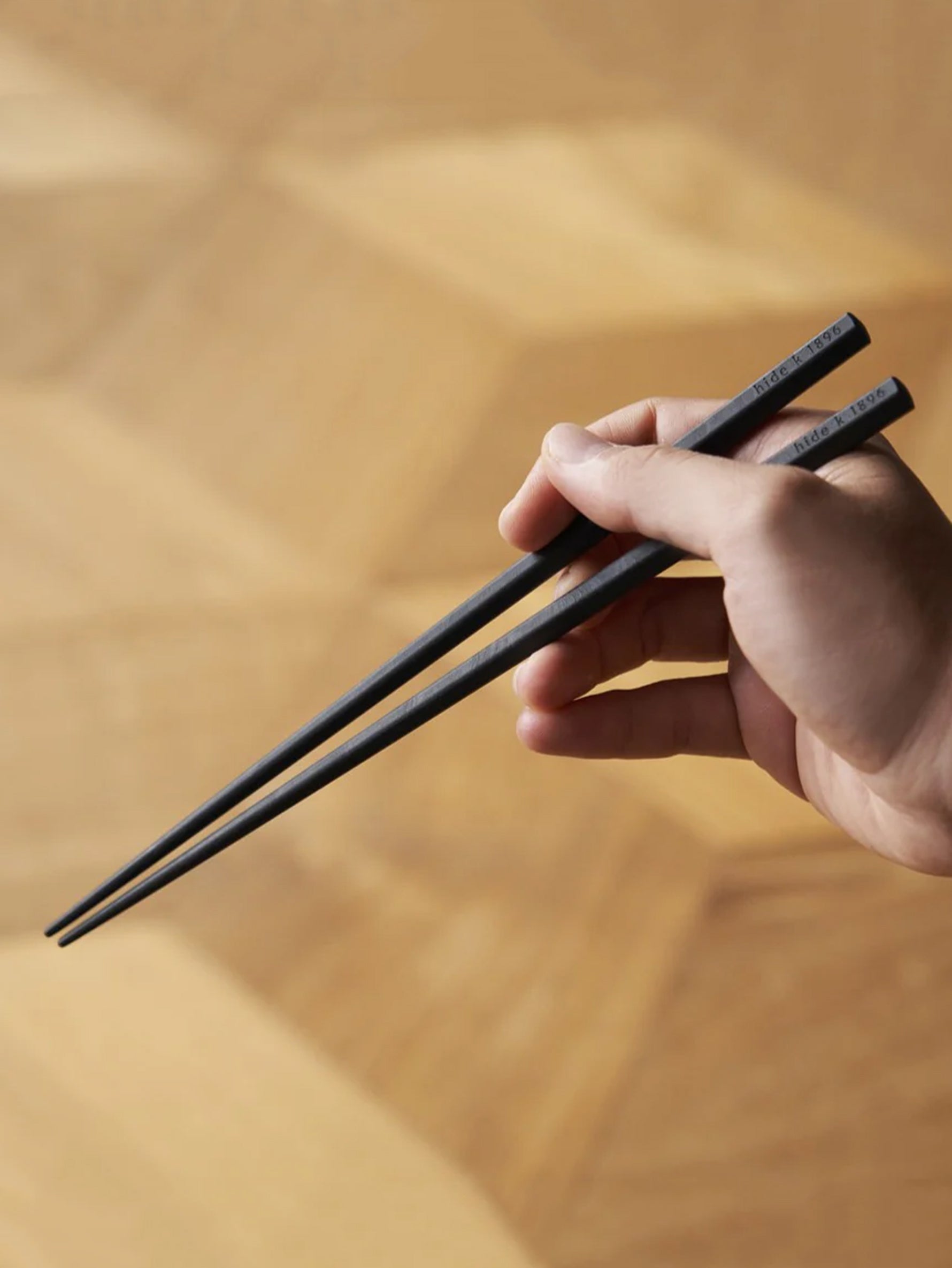 hide k 1896｜CHOPSTICKS-BLK