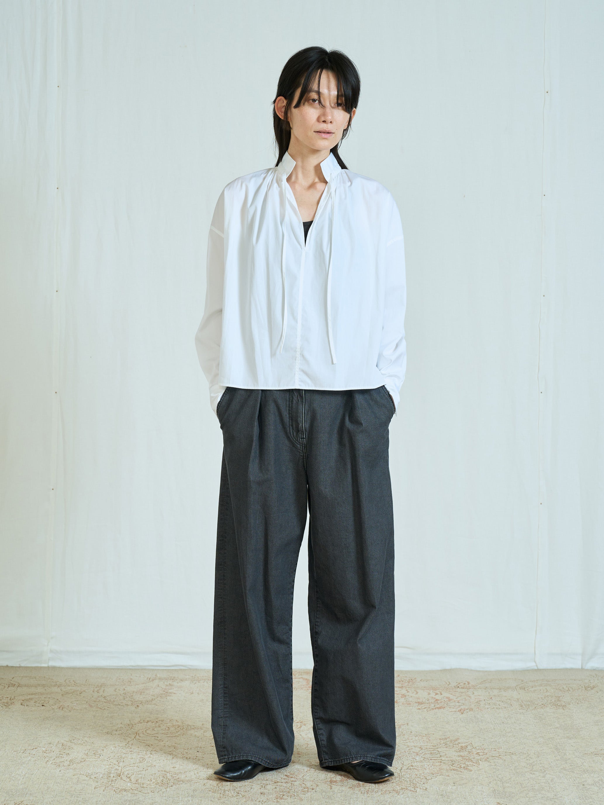 【予約商品】ライトデニムタックワイドパンツ TBFS-051