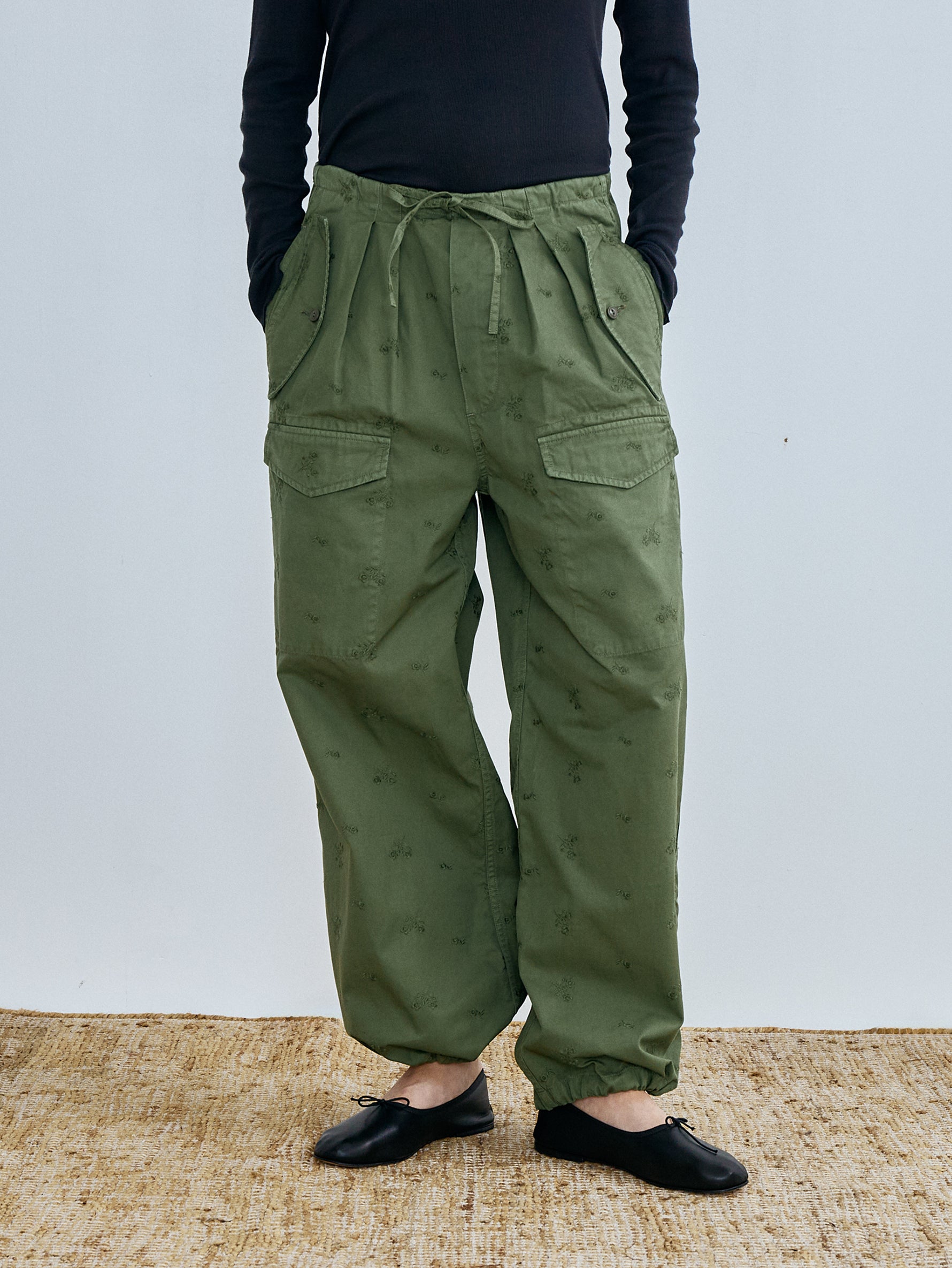 刺繍デザイン オリーブグリーン ミリタリーパンツ 刺繍デザイン オリーブグリーン ミリタリーパンツ 刺繍デザイン