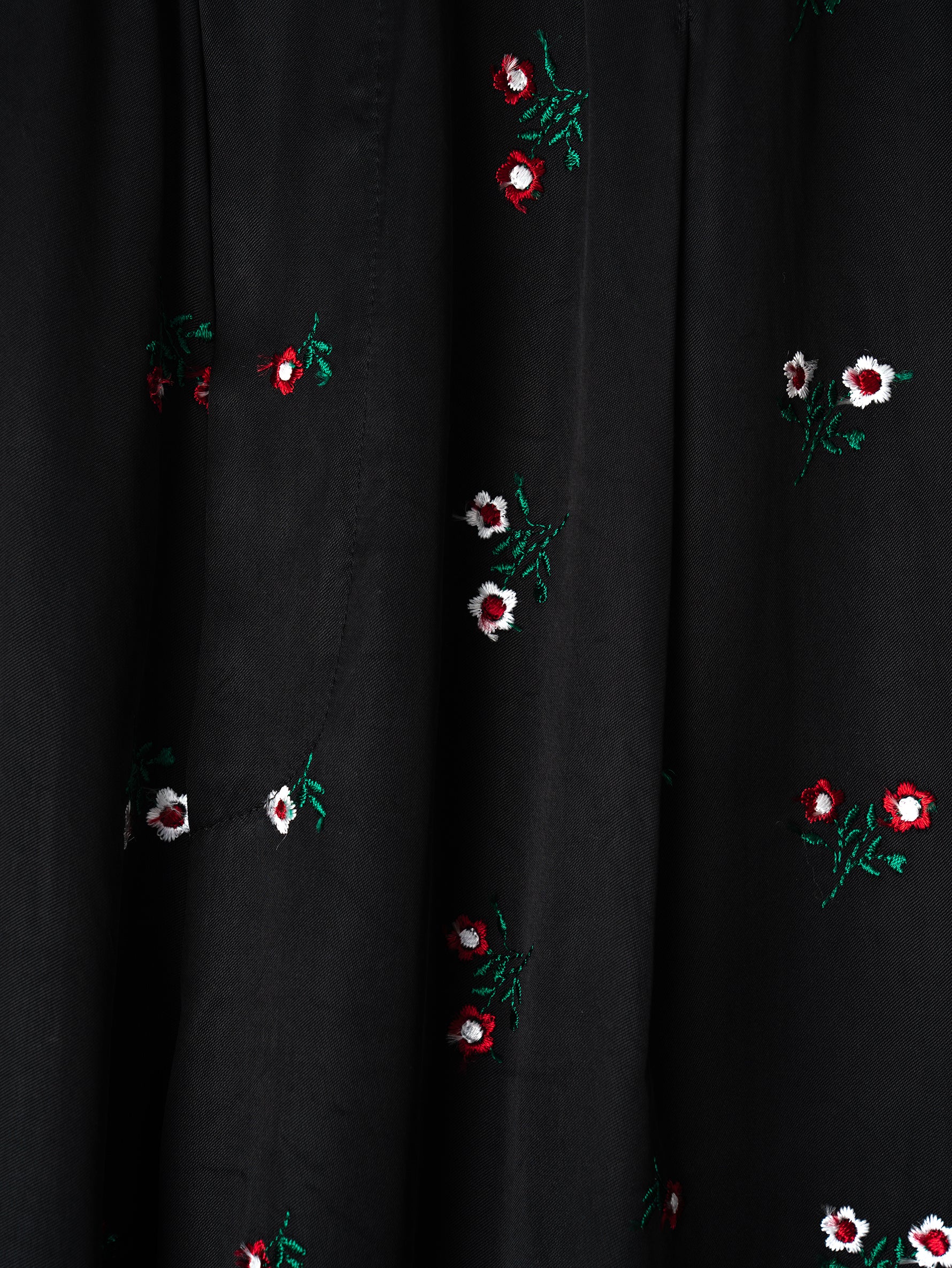 フラワーエンブロイダリーパンツ/TBEA-142